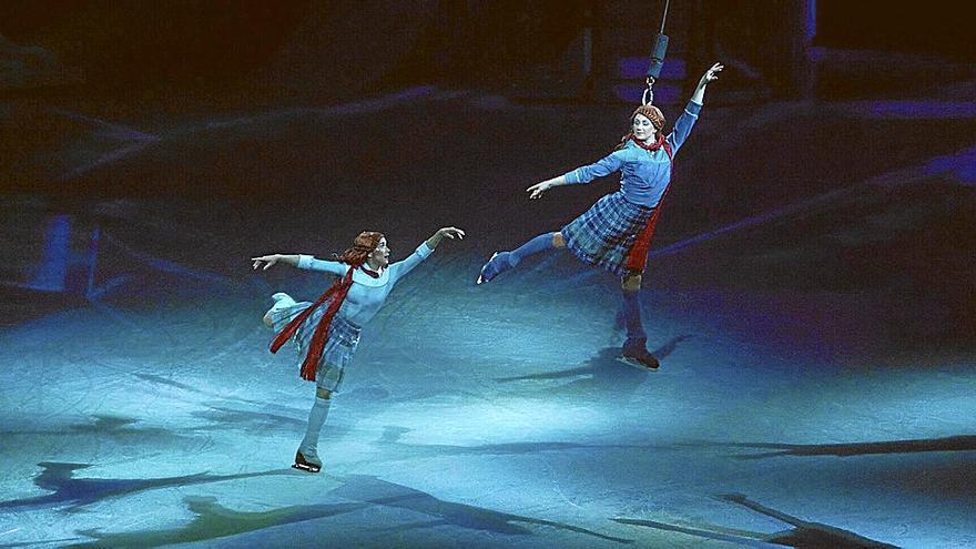 ‘Crystal’ es belleza, destreza y riesgo sobre hielo, en una fusión de circo tradicional y patinaje artístico, sincronizado y extremo.