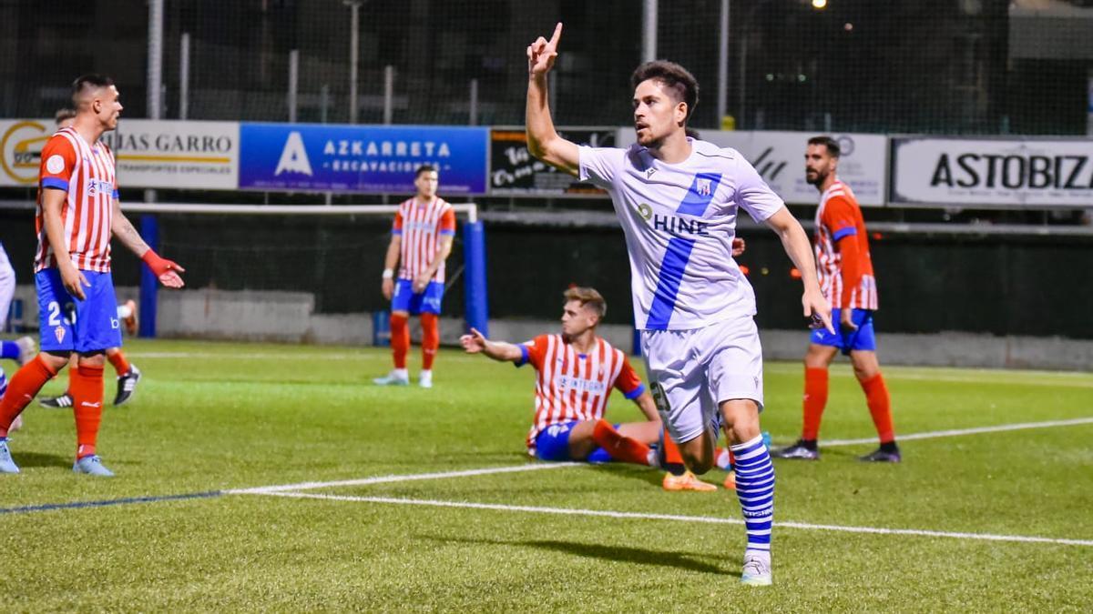 Cristian Sanz marca el gol del empate para el Beasain.