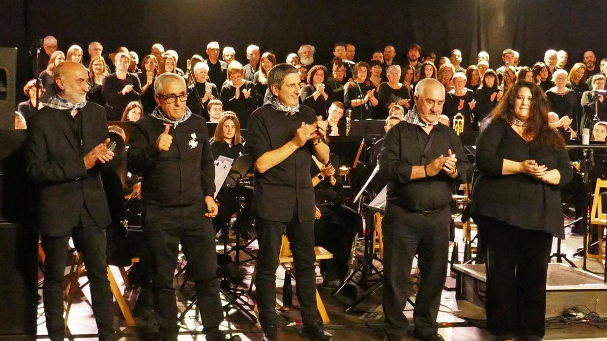 También se homenajeó a los veteranos de la banda.