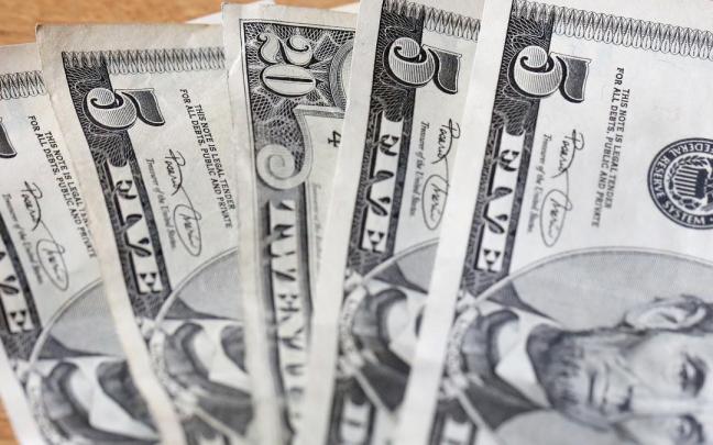 Billetes de d&oacute;lar.