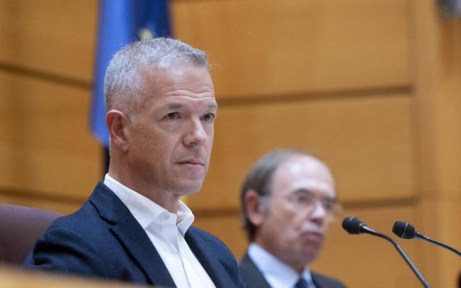 Ander Gil, presidente del Senado. Ander Gil, presidente del Senado.