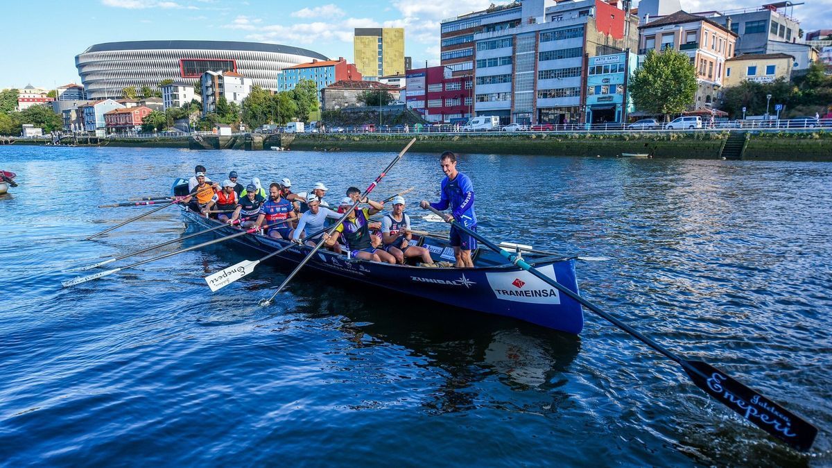 La ‘Bou Bizkaia’, en la ría de Bilbao.
