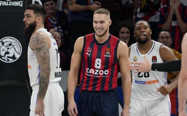 Tadas, sonriente en un partido ante el Real Madrid