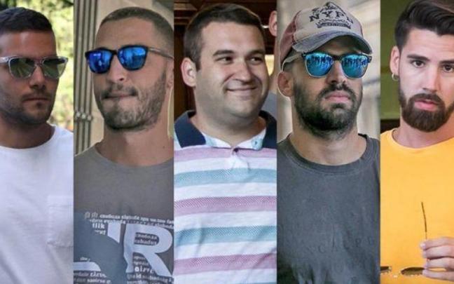 Los cinco integrantes de La Manada condenados. De izda a dcha: Ángel Boza, Alfonso Jesús Cabezuelo, José Ángel Prenda, Antonio Manuel Guerrero y Jesús Escudero