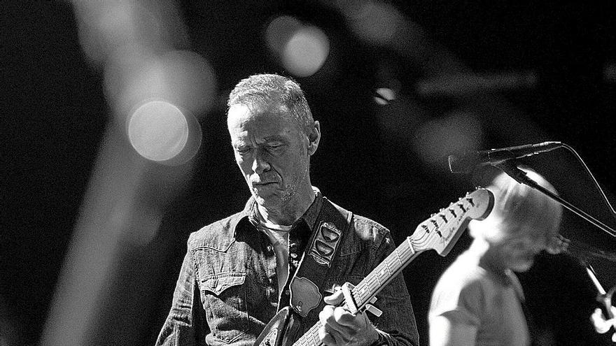 Gari y Miguel Moyano con sus guitarras.