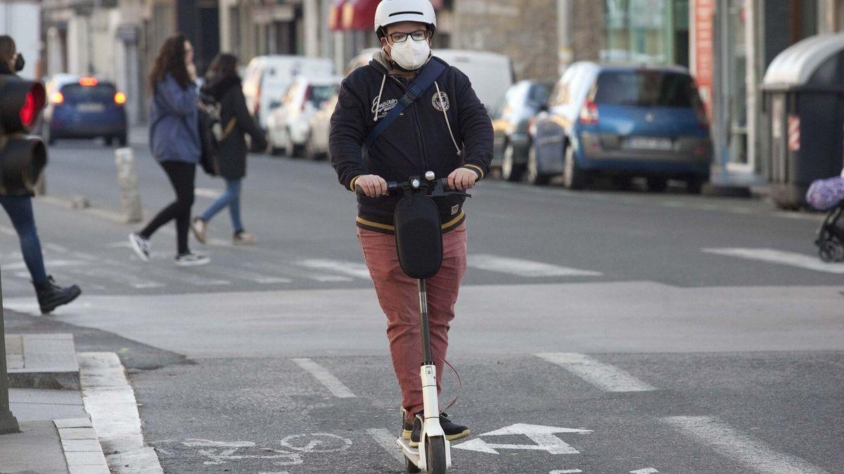 El Ayuntamiento de Vitoria quiere equiparar los patinetes eléctricos a las bicicletas en cuanto a las vías de circulación