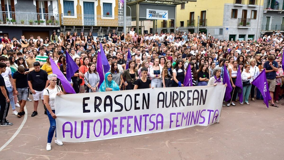 Concentración contra las agresiones sexuales en Villabona