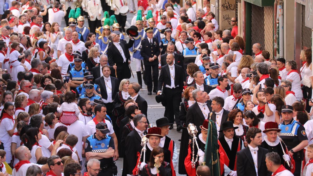 Desfile de la Corporación Municipal de Pamplona