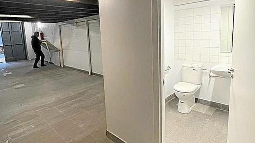 Un baño que no existía ha sido añadido al local.