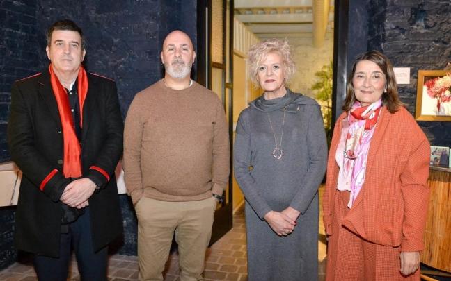 La florister&iacute;a Ruiz de Ocenda Flores y Perfumes de Autor acoge la presentaci&oacute;n del libro &lsquo;&Eacute;xtasis en flor&rsquo;