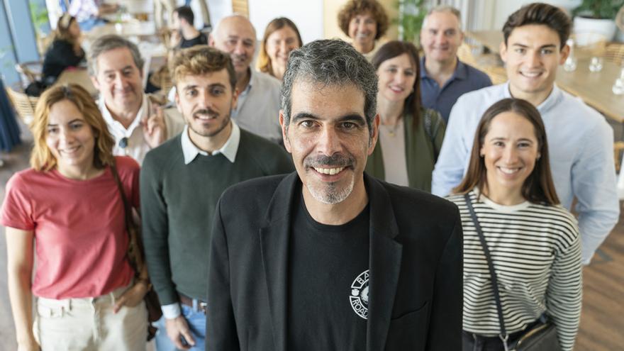 Eneko Goia, acompa&ntilde;ado por militantes de su partido esta ma&ntilde;ana