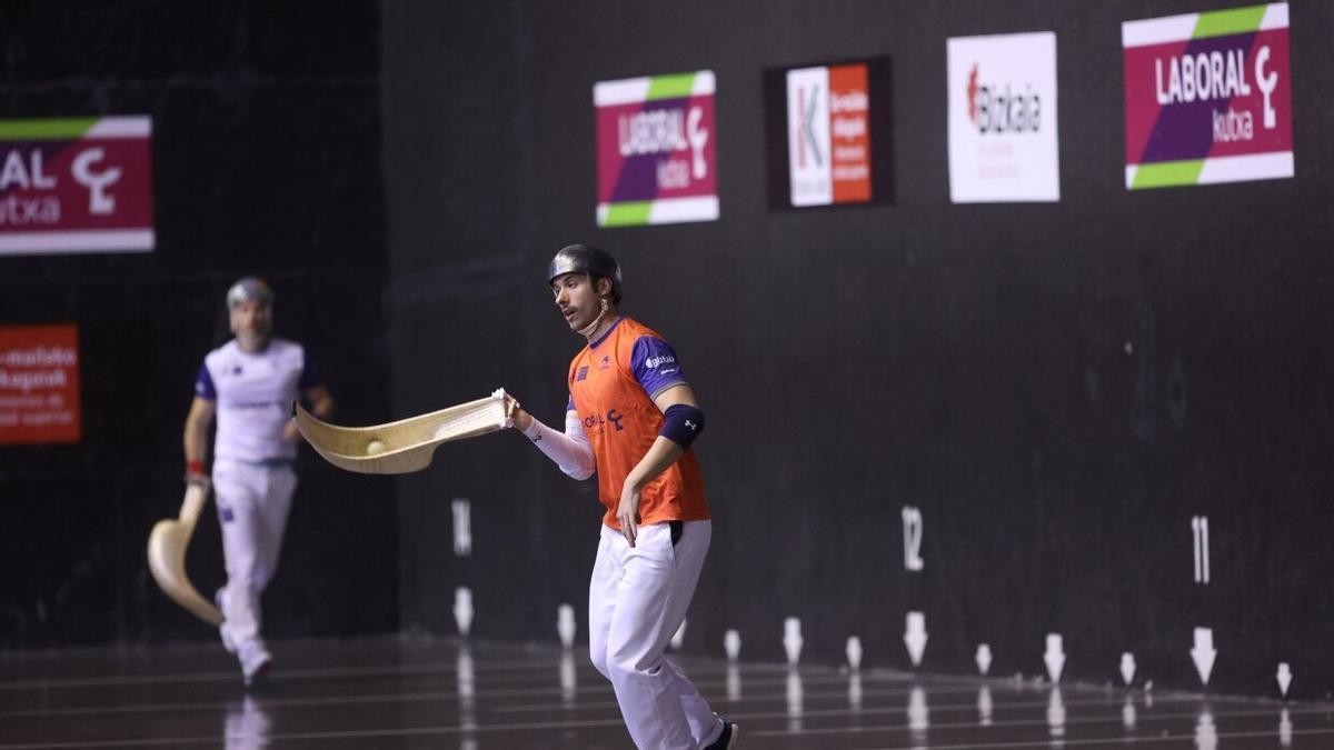 Imanol López, en un lance de juego de un partido.