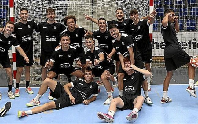 El buen humor no faltó entre los jugadores de Osasuna Magna en su vuelta de vacaciones. El buen humor no faltó entre los jugadores de Osasuna Magna en su vuelta de vacaciones.