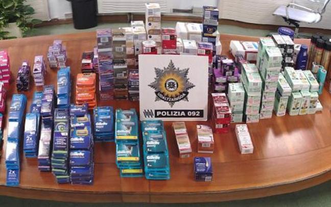 Material robado en un supermercado de Vitoria.