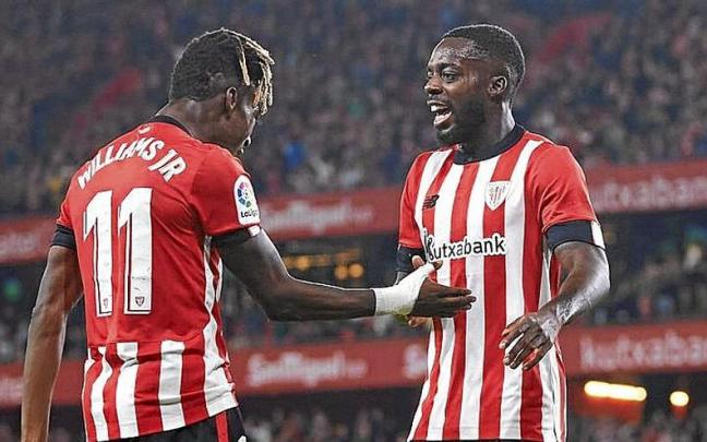 Nico dio el pase e I&ntilde;aki marc&oacute; el 1-0. | FOTO: RICARDO LARREINA (EP)