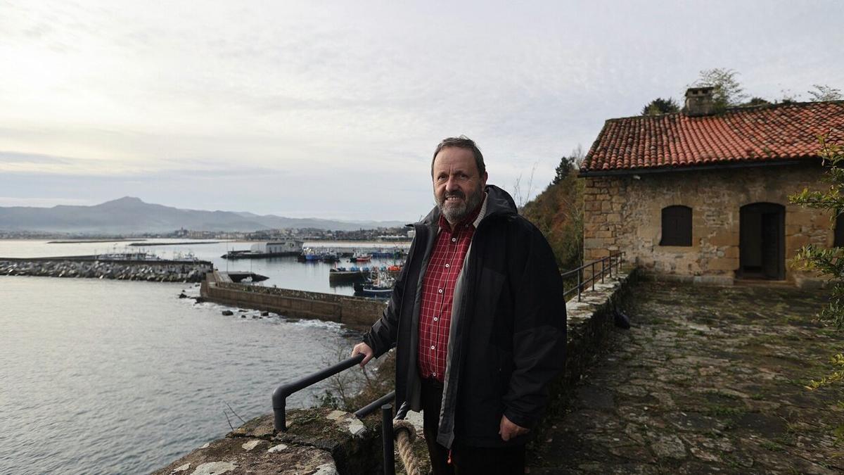 Txomin Sagarzazu, alcalde de Hondarribia y presidente de Arma Plaza Fundazioa, en el Castillo de San Telmo