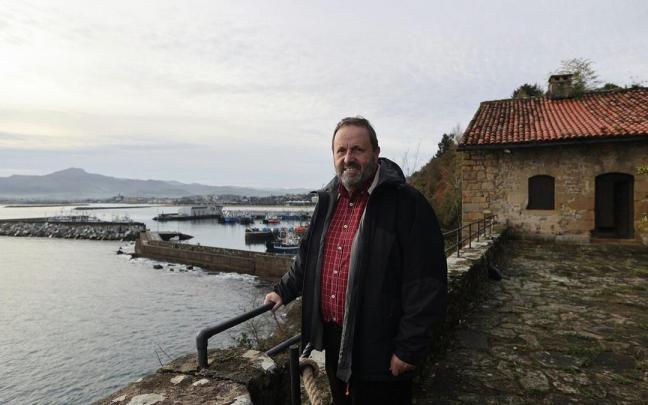 Txomin Sagarzazu, alcalde de Hondarribia y presidente de Arma Plaza Fundazioa, en el Castillo de San Telmo