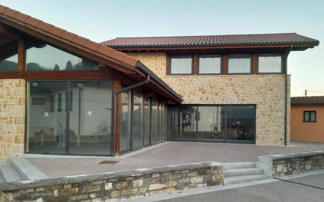 Errementari luce un renovado aspecto tras su reforma integral.