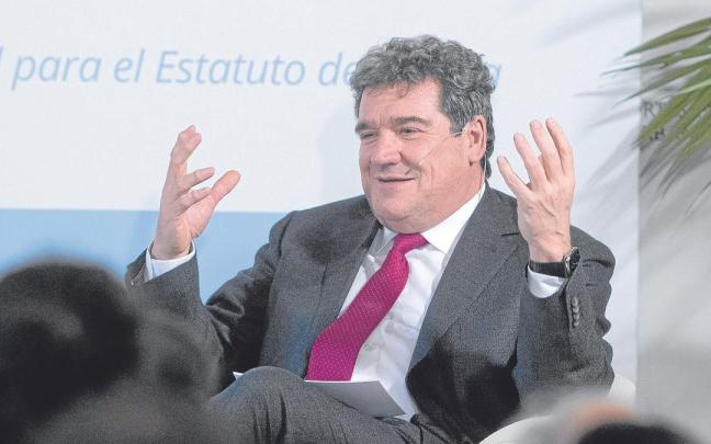 El titular de Migraciones, Seguridad Social e Inclusi&oacute;n, Jos&eacute; Luis Escriv&aacute;, durante un acto institucional esta semana en Madrid. | FOTO: E.P.