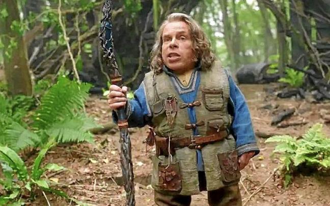 Warwick Davis, como Willow.