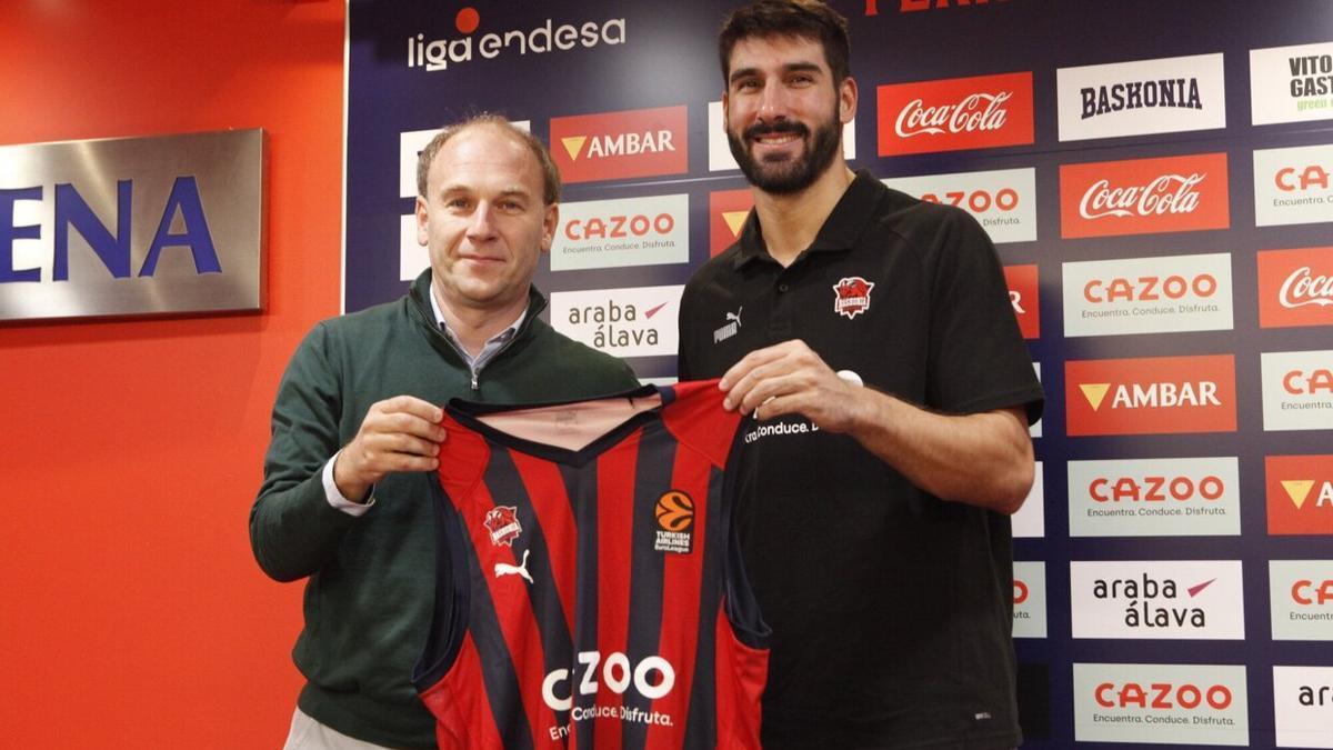 Félix Fernández, durante la presentación de Dani Díez como jugador del Baskonia