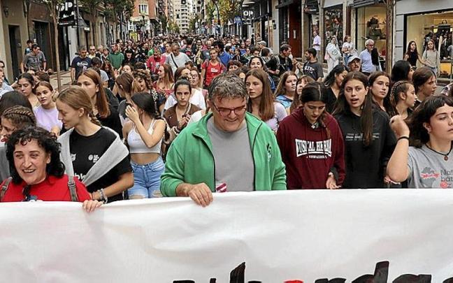 La cabeza de la manifestación a su paso por la avenida de Zaragoza, llegó a tener más de 200 metros de longitud.