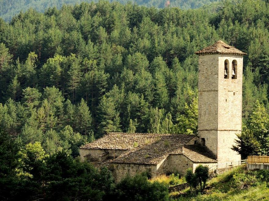 Iglesia de los Tres Santos Reyes en Fanlo, del siglo XVI.
