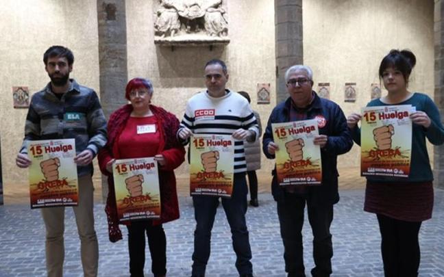 Izan Bujanda (ELA), Isabel Artieda (LAB), David Marcalain (CCOO), Jesús Elizalde (UGT) y Eider Larripa (Steilas), tras la rueda de prensa. Izan Bujanda (ELA), Isabel Artieda (LAB), David Marcalain (CCOO), Jesús Elizalde (UGT) y Eider Larripa (Steilas), tras la rueda de prensa.
