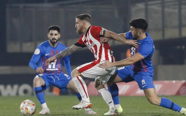 Munian en el partido contra el Eldense