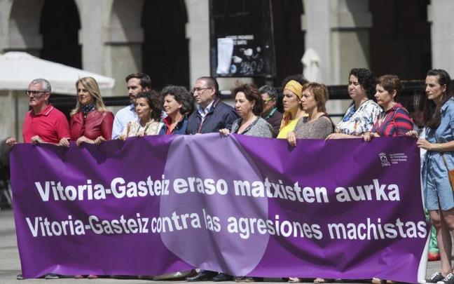 Concentración institucional contra una agresión sexual.