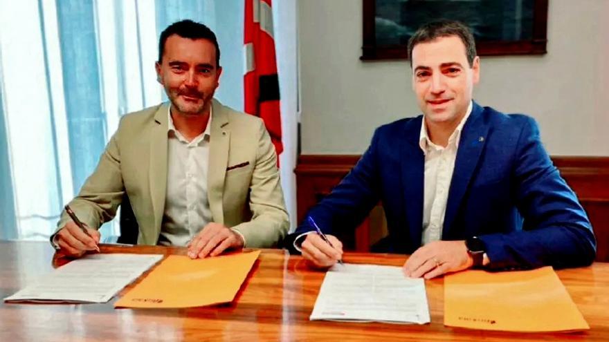 Josu Andoni Begoña e Imanol Pradales, en la firma del acuerdo.