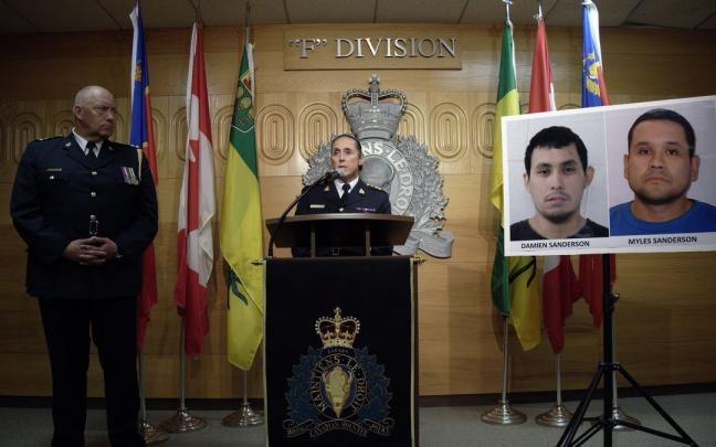 Las autoridades policiales durante la comparecencia en la que han ofrecido información sobre el ataque.