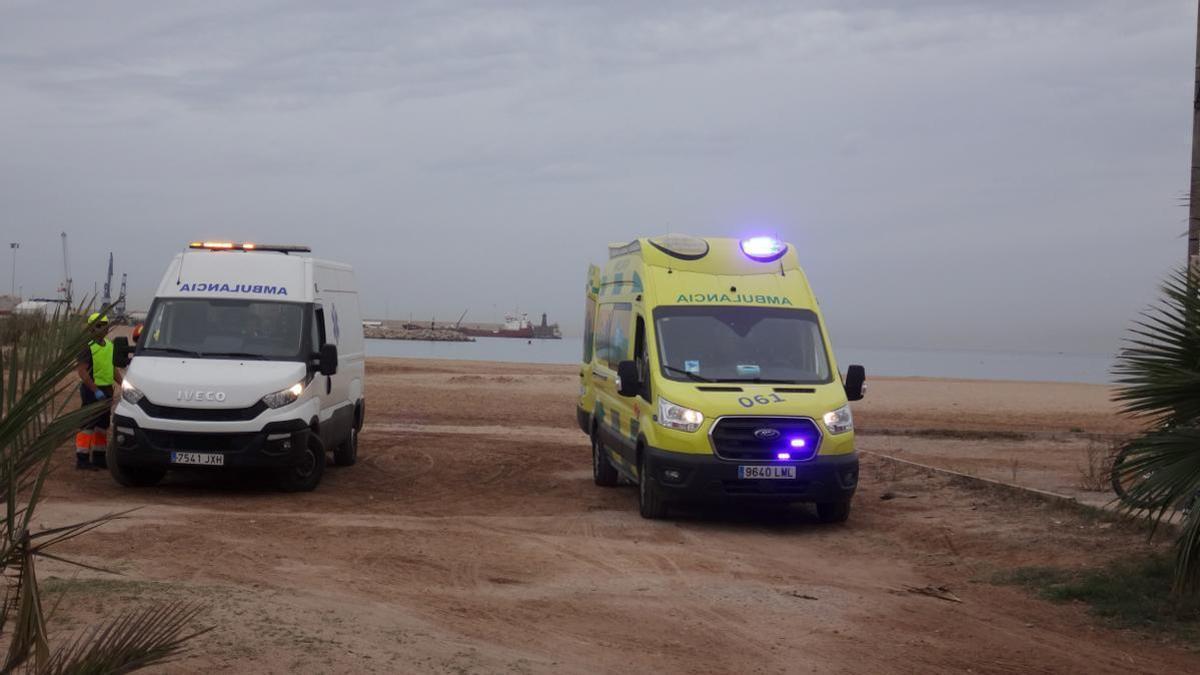 Imagen de archivo de ambulancias en Melilla.