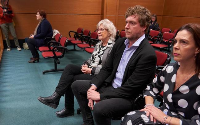 Juicio por las expulsiones del partido de cuatro dirigentes del sector crítico de EA. Juicio por las expulsiones del partido de cuatro dirigentes del sector crítico de EA.