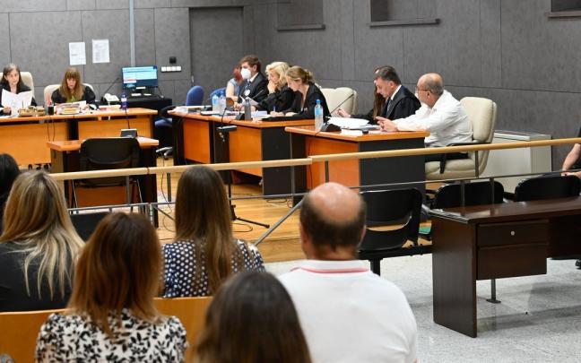 El único acusado se ha tapado la cara para no visionar la escena del crimen El único acusado se ha tapado la cara para no visionar la escena del crimen