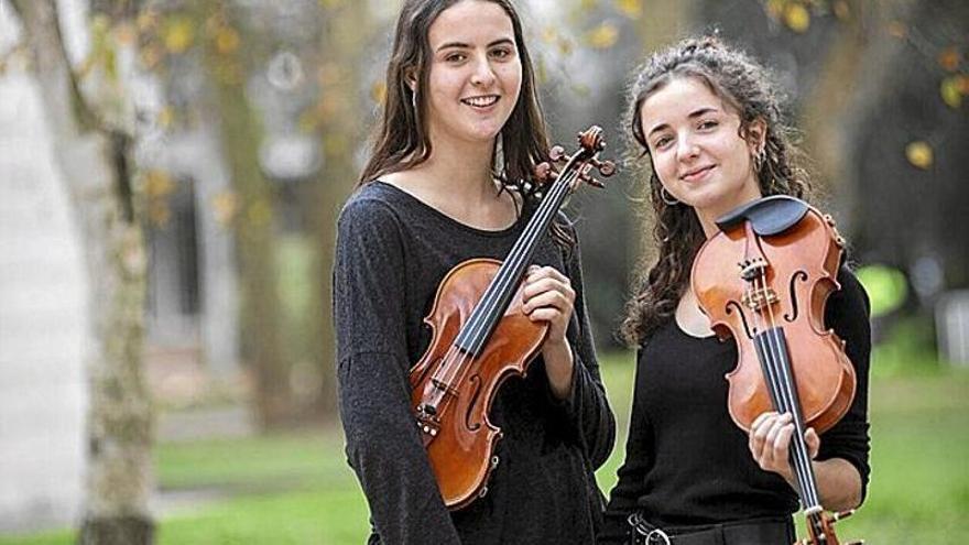 Klara Mena e Irene Mena en la reciente concentración de la EGO en Musikene.