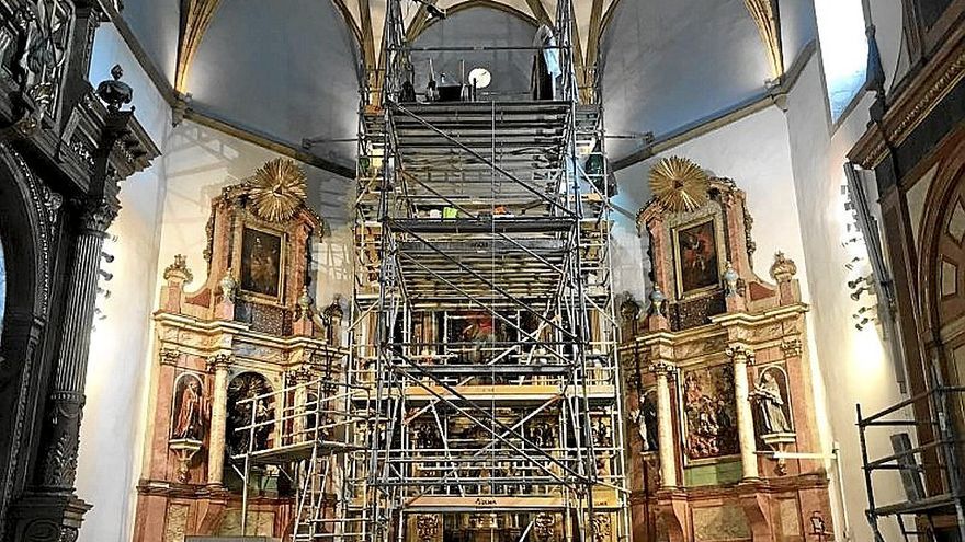 Las obras del retablo del altar mayor. | FOTO: E.C.A.