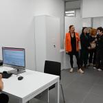 La corporación municipal durante la visita a las nuevas dependencias policiales en Deusto.