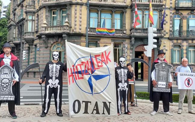 Movilizaci&oacute;n de Kakitzat contra la cumbre de la OTAN.