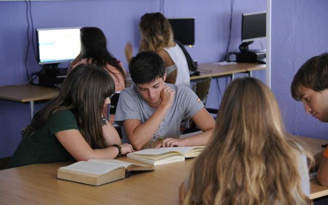 Estudiantes en una residencia universitaria Estudiantes en una residencia universitaria