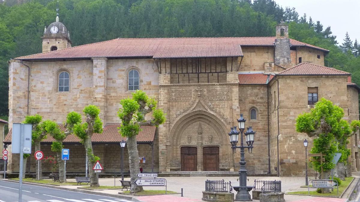 La iglesia basilical de Santa María de Güeñes, uno de los edificios más emblemáticos del valle.