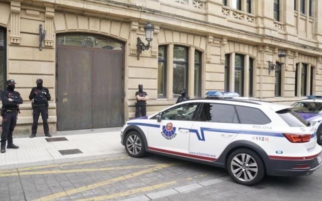 Kote Cabezudo, a su llegada a la Audiencia de Gipuzkoa