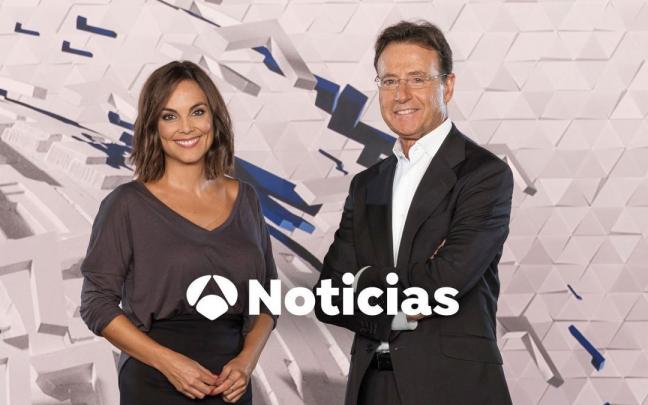 Mónica Carrillo y Matías Prats.