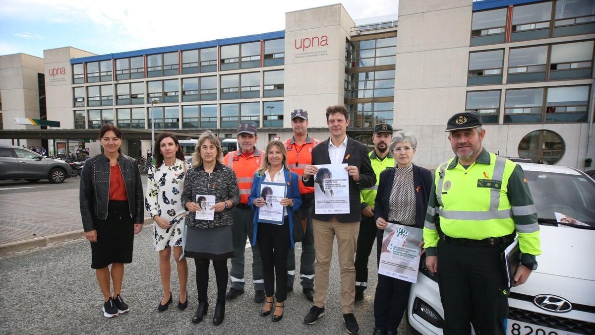 Silvia Maestre, trabajadora de Adacen, Elena Cerdán, fiscal del TSJN, Belén Santamaría, jefa provincial de Tráfico, Salvador Otegui, jefe de división de seguridad vial de Navarra, Amparo López, directora de Interi