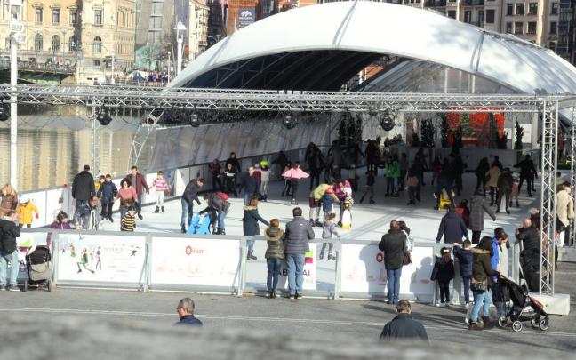 La pista de hielo estará abierta del 25 de noviembre al 5 de enero en El Arenal de Bilbao