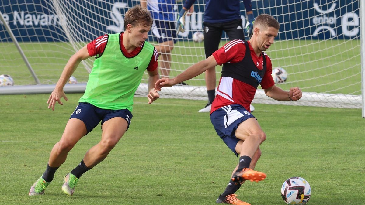 Ibáñez y Darko, en un lance del entrenamiento.