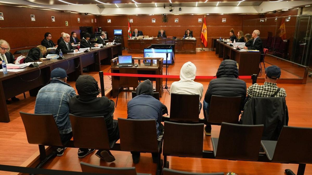 Inicio de la cuarta sesión del caso Sansoheta en la Audiencia Provincial de Álava