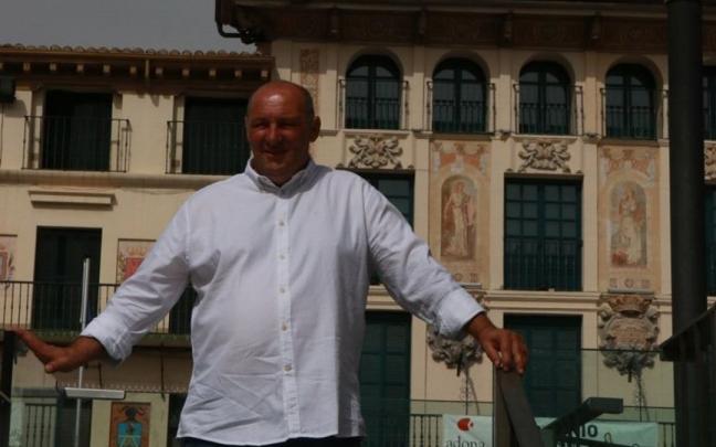 José Lucas Mena 'Pato' en el kiosco de la plaza de Los Fueros de Tudela