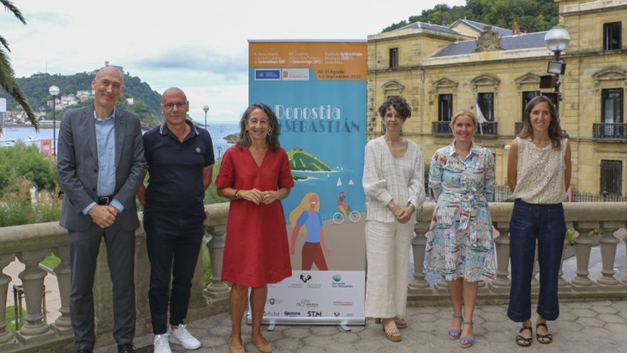 Alexander Boto, Jesús Ibarluzea, Marisol Garmendia, Itziar Larizgoitia, Mónica Pedreira eta Aitana Lertxundi.