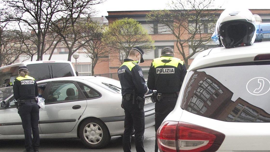 La Policía Local ha detenido este fin de semana a tres varones por delitos de violencia de género.